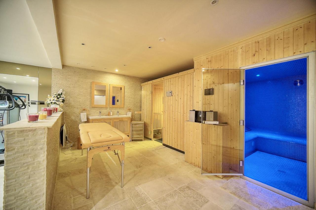 De Prestige Jacuzzi Sauna Hammam Piscine Cannes Grasse Couette-café 5*