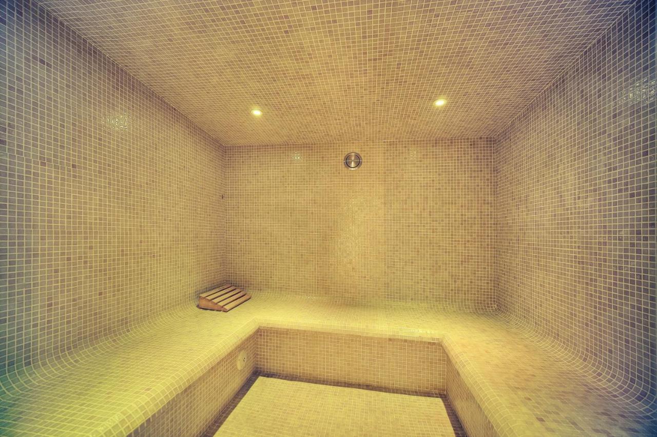 De Prestige Jacuzzi Sauna Hammam Piscine Cannes Grasse Couette-café
